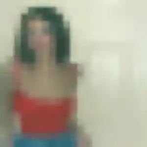 Salima, 35 ans, en ligne à Arpajon-sur-Cère pour une rencontre coquine