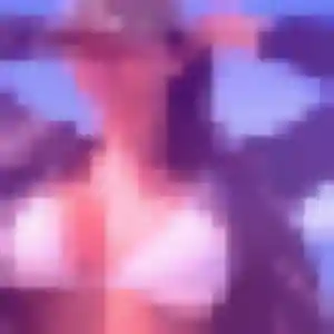 Charmante Noura, 31 ans à Bormes-les-Mimosas - voir sa photo