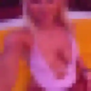 Ursula, 25 ans, connectée à Bruay-la-Buissière pour un rencontre sexe