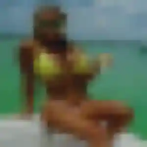 Photo privée de Urielle, 40 ans à Calais - rencontre coquine