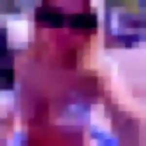 Photo de Flavia à Cappelle-la-Grande (45 ans) - rencontre sexe gratuit