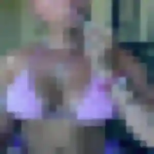 Eglantine, 23 ans, connectée à Éragny pour une rencontre coquine