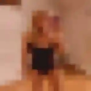 Contacte Nadia, 23 ans à La Garenne-Colombes en privé