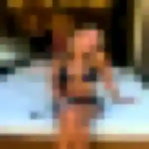Debora, femme de 24 ans propose rencontre sexe à Le Pradet