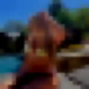 Corinne, 19 ans, en ligne à Lognes pour un rencontre sexe