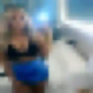 Rencontre Gladys, 24 ans à Lons en privé