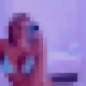 Nelly, 24 ans, en ligne à Ploërmel pour un rencontre sexe