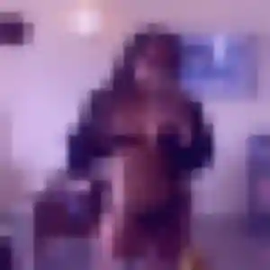 Romina (34 ans) à Pontcharra attend une rencontre ce soir