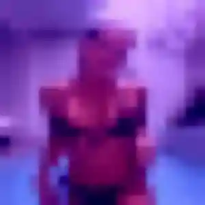 Veronique, 39 ans, connectée à Saint-Just-Saint-Rambert pour un rencontre sexe