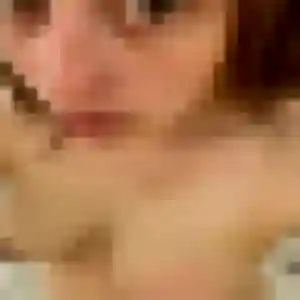 Geneve, 21 ans, disponible à Saint-Memmie pour une rencontre coquine