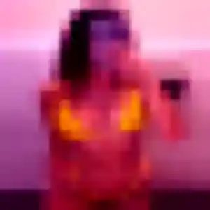 Contacte Camille, 23 ans à Saint-Nicolas-de-Port gratuitement