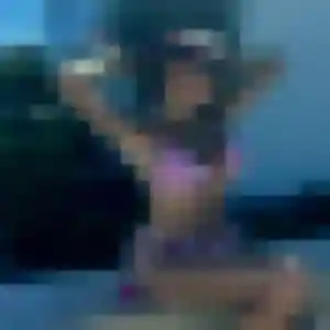 Elena (20 ans) à Sainte-Rose attend un rencontre sexe ce soir