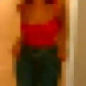 Chiara, 23 ans, cherche un rencontre sexe à Valognes